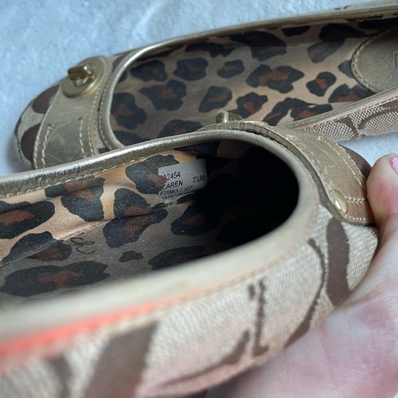 Coach Lauren flats in gold signature C canvas print size 7.5 - Picture 7 of 7
